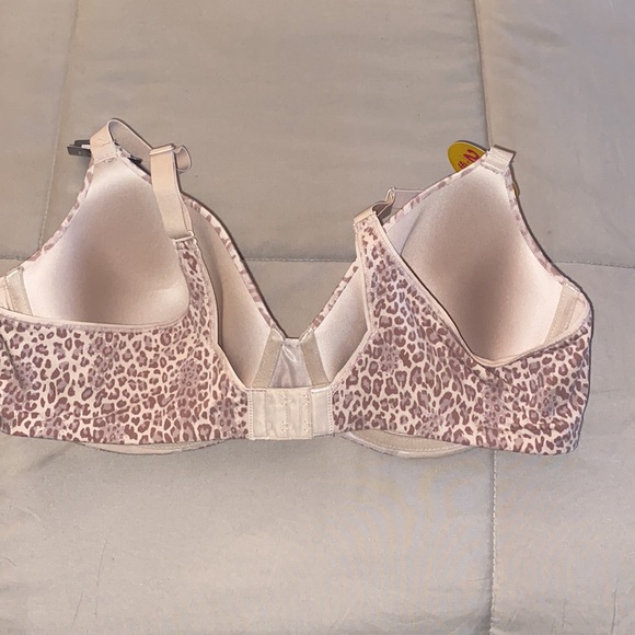 🌟NWT Bali underwire T-Shirt Bra - Picture 2 of 4